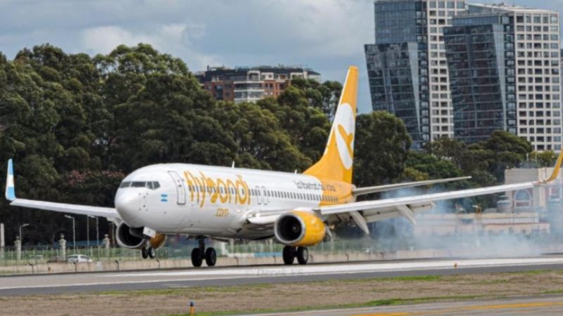 Flybondi reprogramó 71 vuelos para las fiestas y afectó a miles de pasajeros