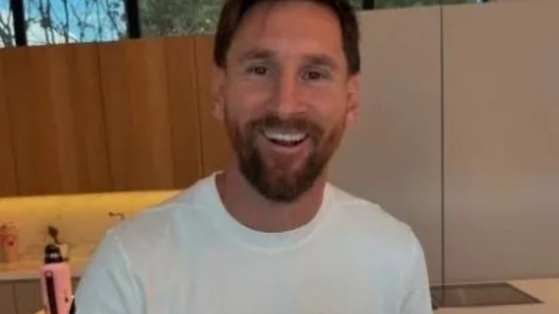 Jugando pádel, en las playas o disfrazados