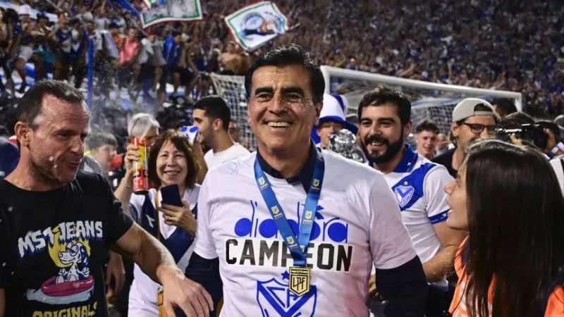 Quinteros dejó Vélez y se iría al Gremio