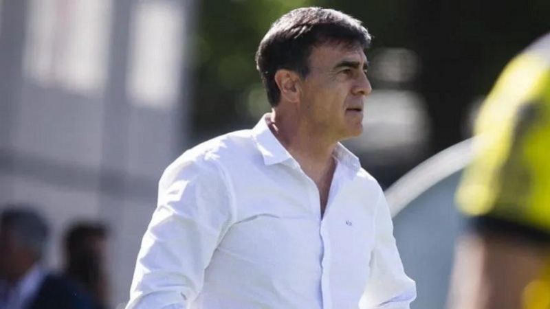 Quinteros dejó Vélez y se iría al Gremio