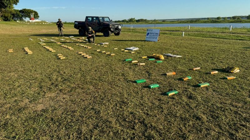 Encontraron 75 kilos de marihuana en la costa del Rio Paraguay