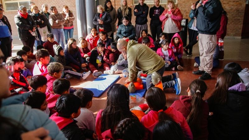 Salud capacitó a más de 1.800 personas en RCP, Primeros Auxilios y Seguridad Vial en 2024