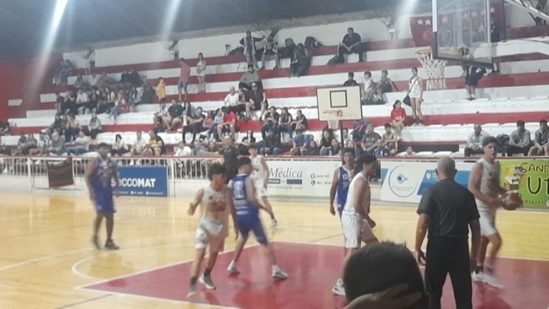 Red Star superó a Juventud en el inicio de la semi