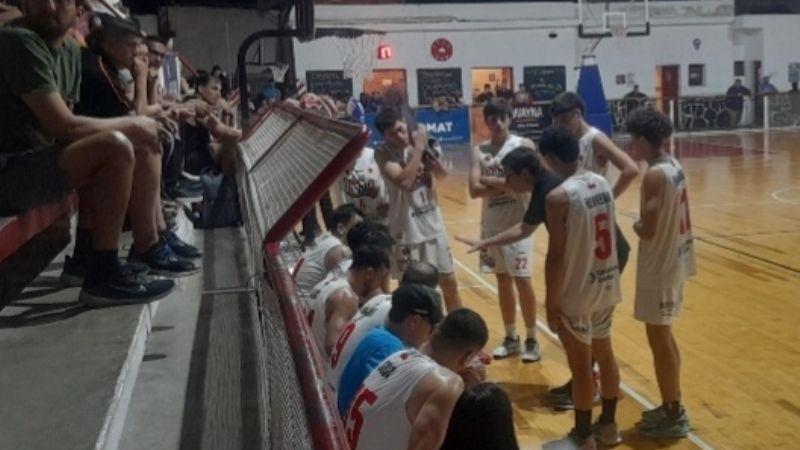 Red Star superó a Juventud en el inicio de la semi