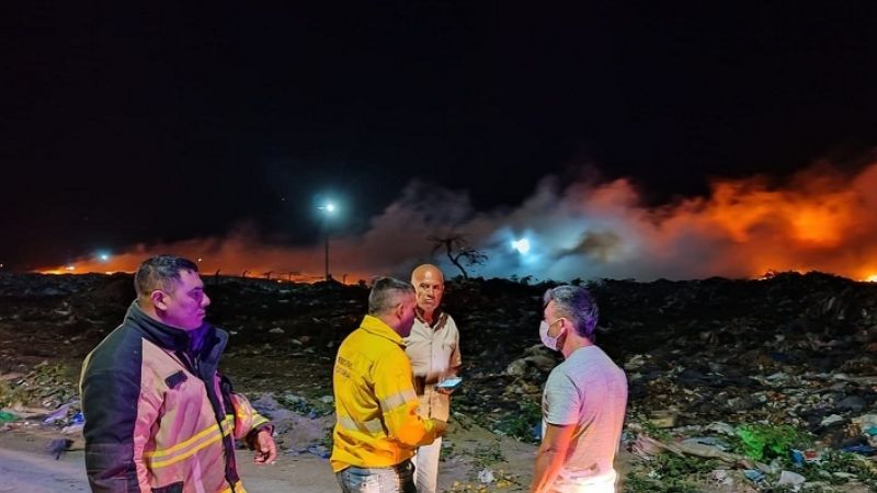 Trabajan para contener un incendio en el Parque Industrial El Pantanillo