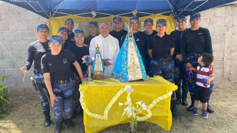 La Policía rindió homenaje a la Virgen del Valle