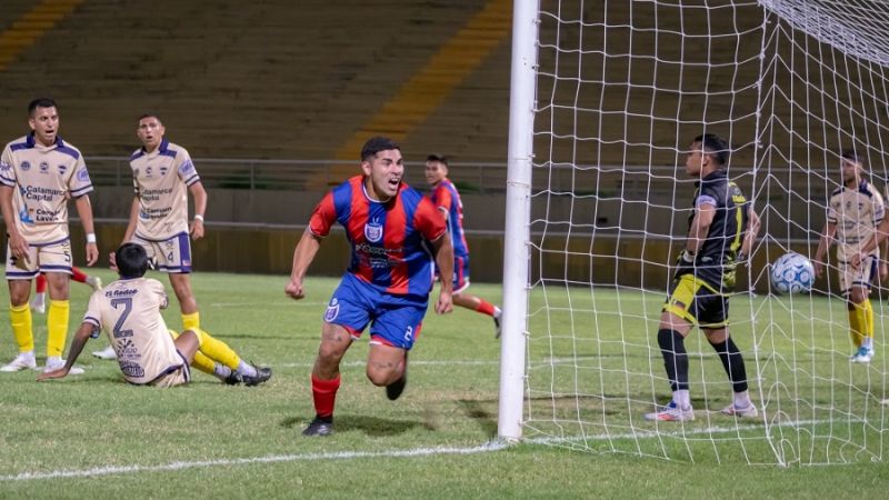 San Lorenzo goleó a Policial iniciando 8vos. del Regional