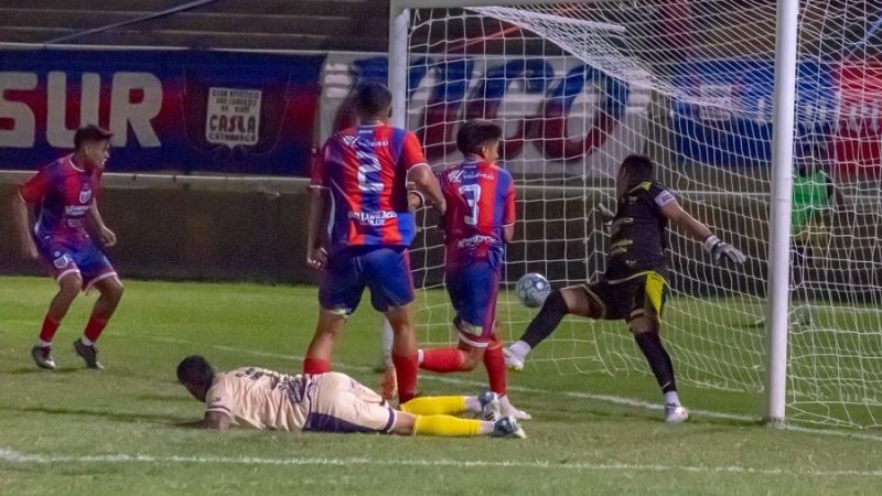 San Lorenzo goleó a Policial iniciando 8vos. del Regional