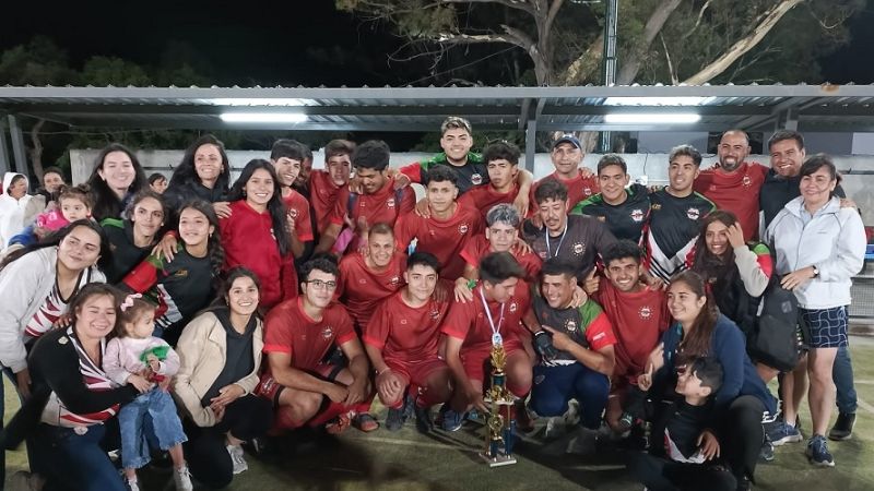 Poli 250 "A" y Muni Hockey, campeones del Clausura