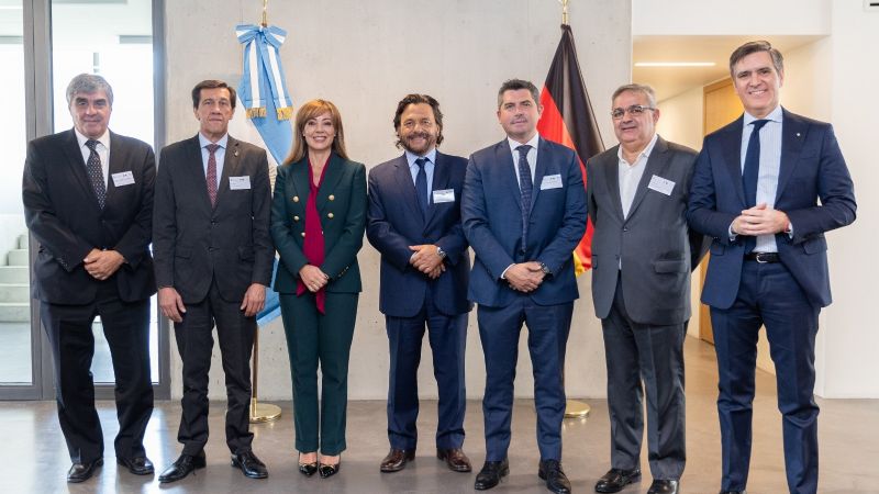 Raúl expuso en Alemania sobre el potencial de Catamarca