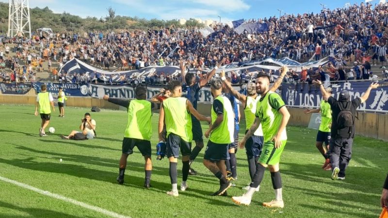 Sarmiento ascendió, como la “Mama Antula”