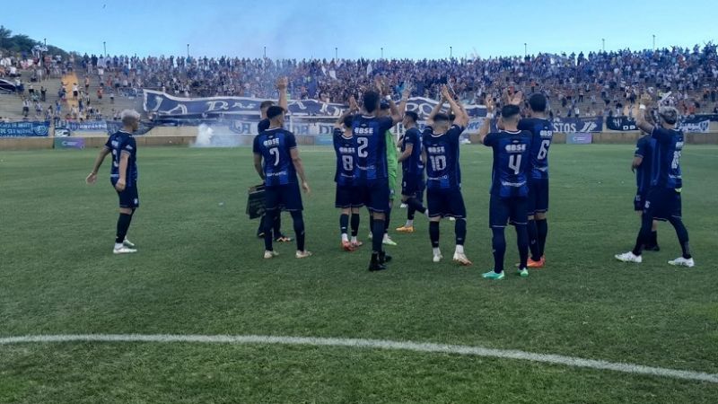 Sarmiento ascendió, como la “Mama Antula”