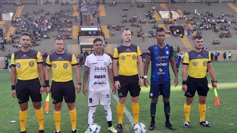 Sarmiento ascendió, como la “Mama Antula”