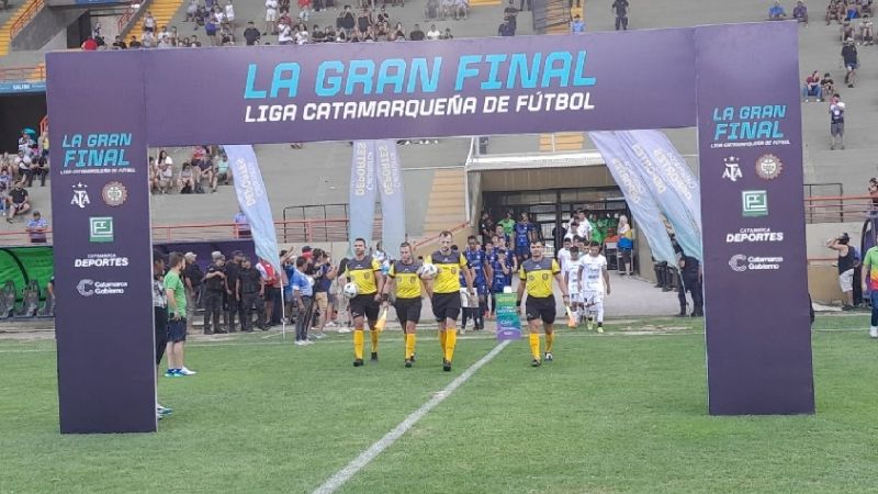 Sarmiento ascendió, como la “Mama Antula”