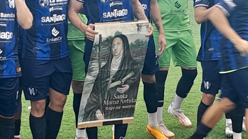 Sarmiento ascendió, como la “Mama Antula”