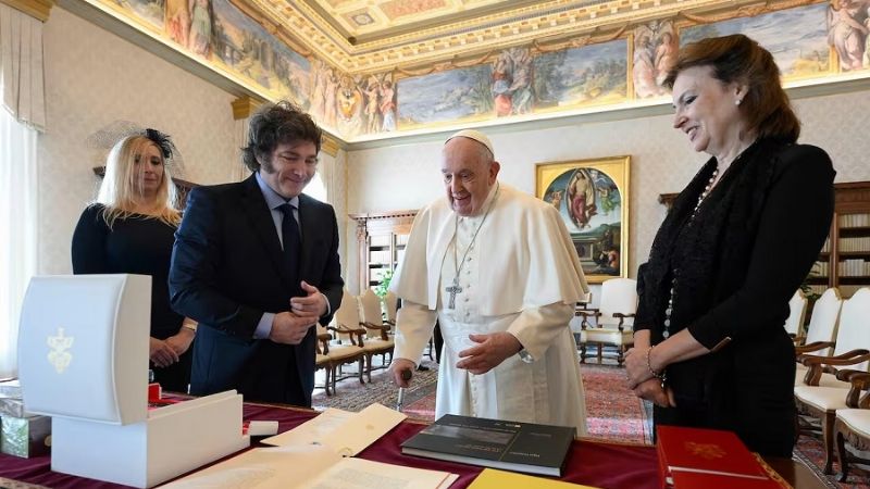 El Papa Francisco y Milei se reunieron en el Vaticano