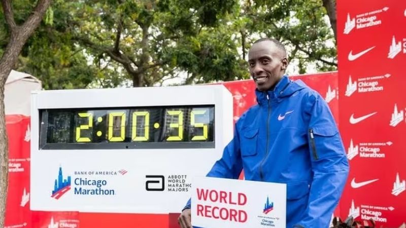 El atletismo de duelo por Kelvin Kiptum