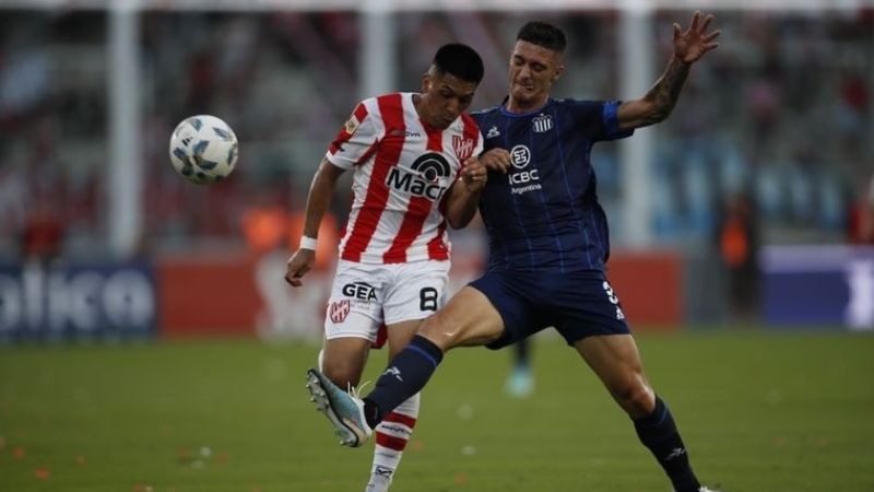 Instituto y Talleres a mano: 2 a 2