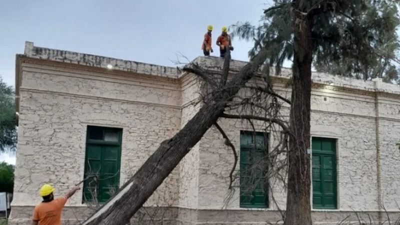 El viento causó daños en la Casa de la Cultura FME