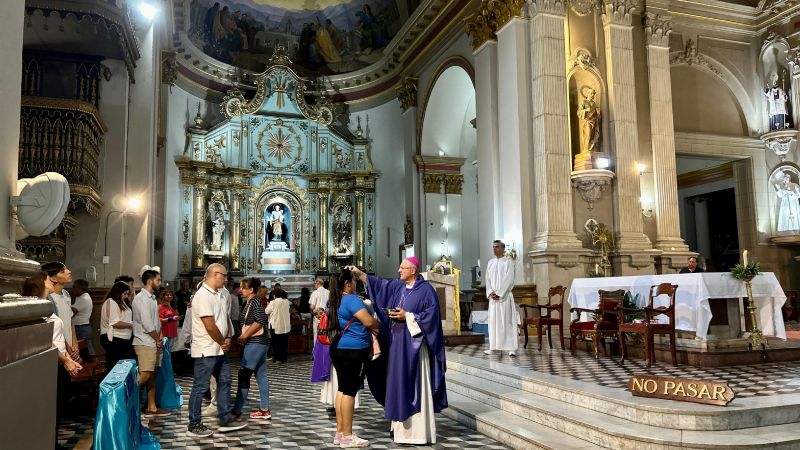 Miércoles de ceniza: miles de fieles católicos se reunieron en la Catedral