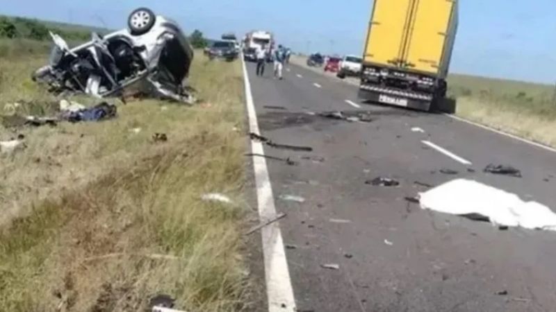Una familia completa murió en un terrible choque frontal en la ruta