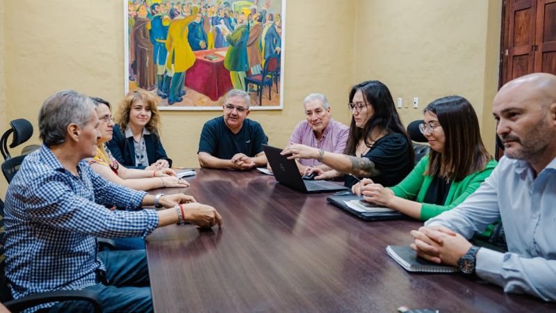 Administración pública: aumento del 14% y bono de $40.000