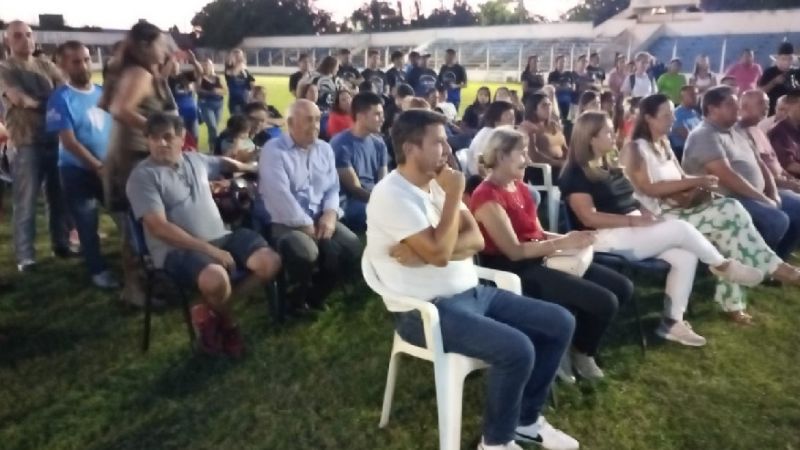 Entusiasta presentación de Nieva en Las Chacras