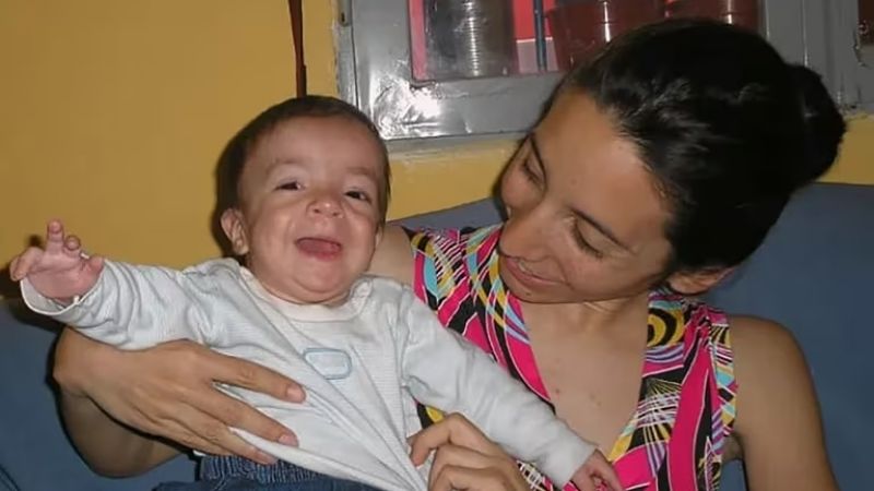 Conmovedora adopción de una catamarqueña