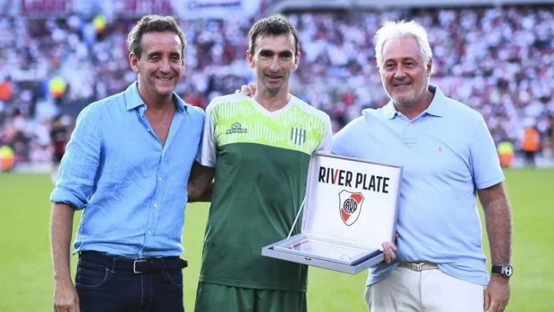 Barovero, reconocido y figura del partido