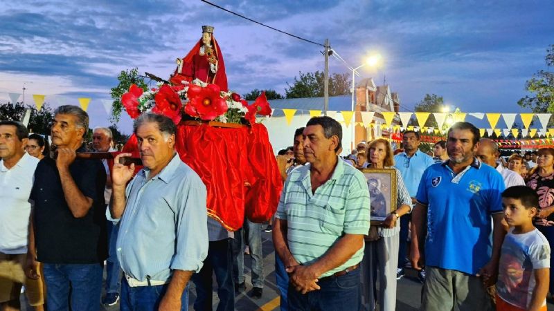 Manantiales celebró la Procesión y la Misa en Honor a Santa Bárbara