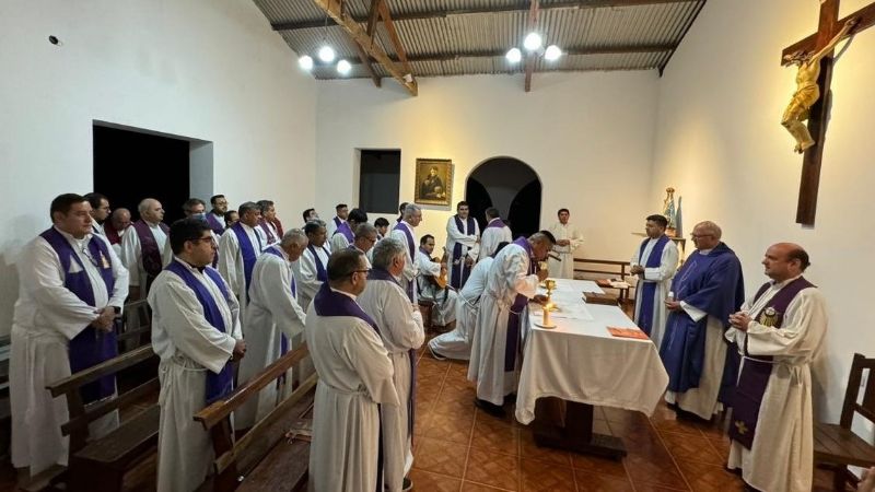 Sacerdotes de la diócesis participan de la Semana de Formación Pastoral