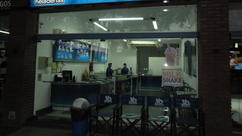 Buscan a dos mujeres tras robar en un local comercial