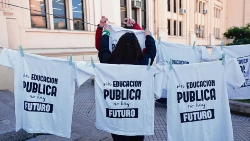 El Gobierno busca declarar a la educación como "servicio esencial"