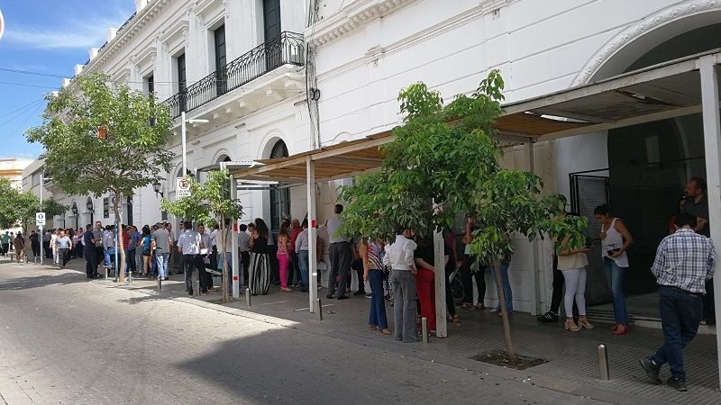 Trabajadores judiciales expresaron su malestar por los suedos bajos