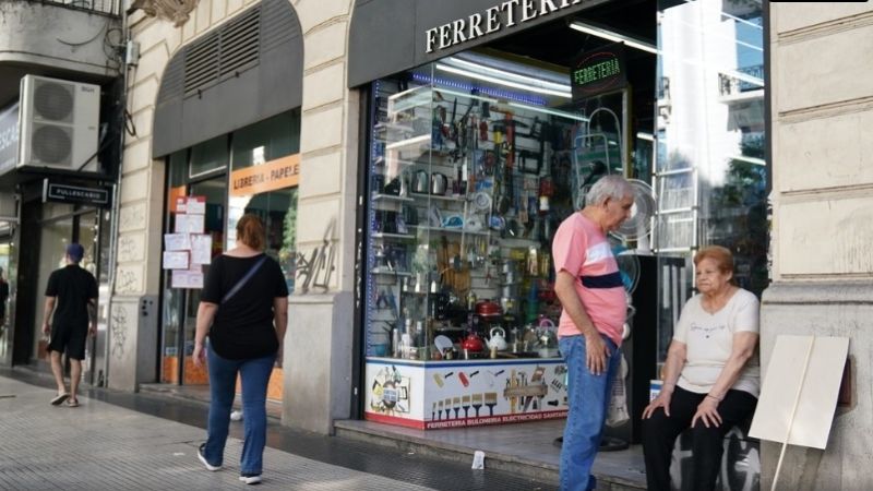 Comercio: se acordó un aumento de 17,6% para febrero más un ajuste de 11%