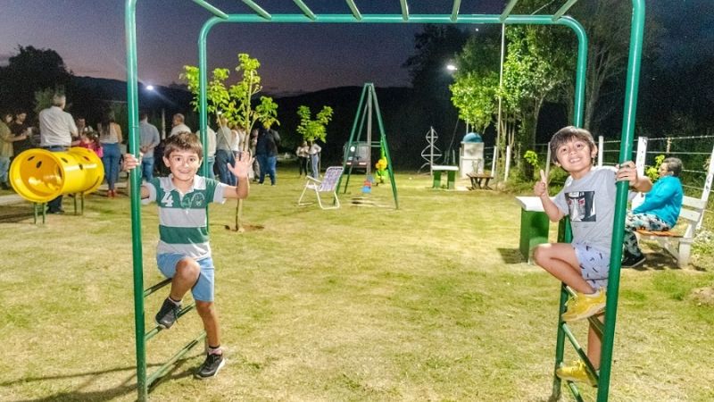 Raúl anunció la construcción de una hostería en Balcozna