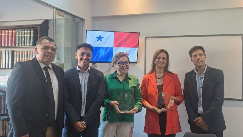 Reconocimiento a profesional catamarqueña