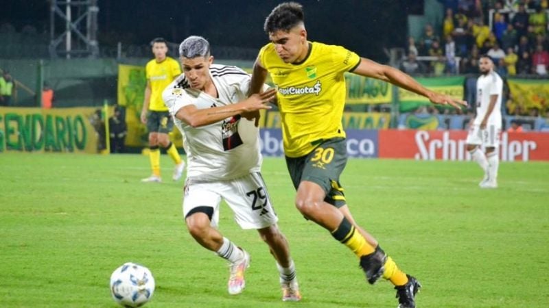 Argentinos ganó y lidera; empate de Defensa-Riestra