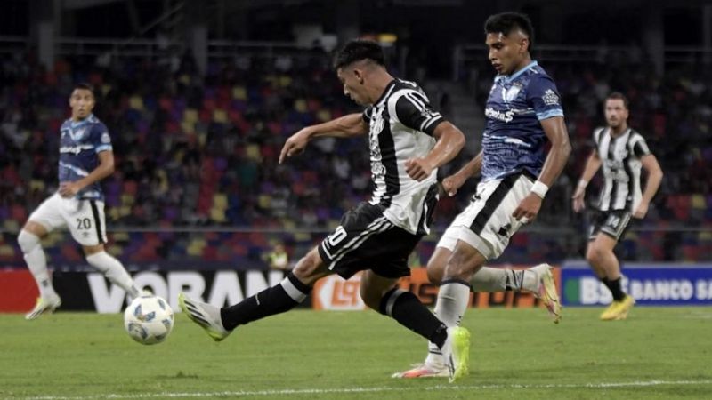 Vélez-Tigre 2 a 2 y “Ferro”-“Decano” 0 a 0