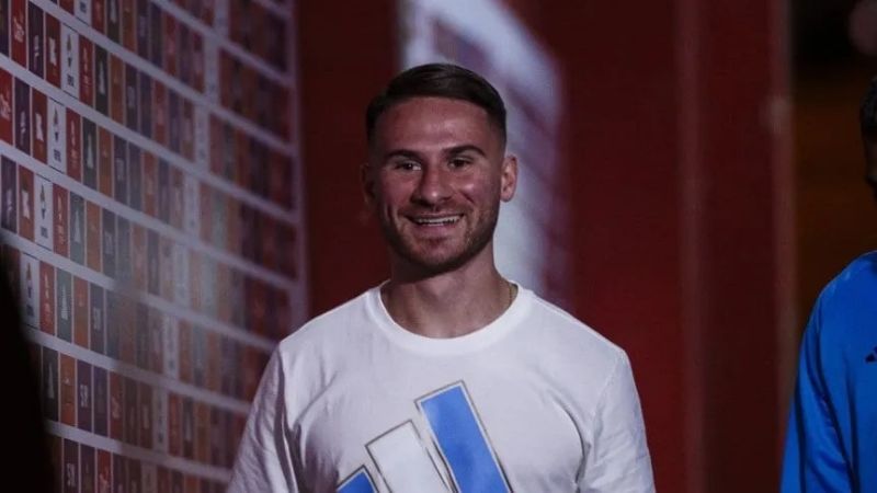 Alexis, ahora también campeón en Inglaterra