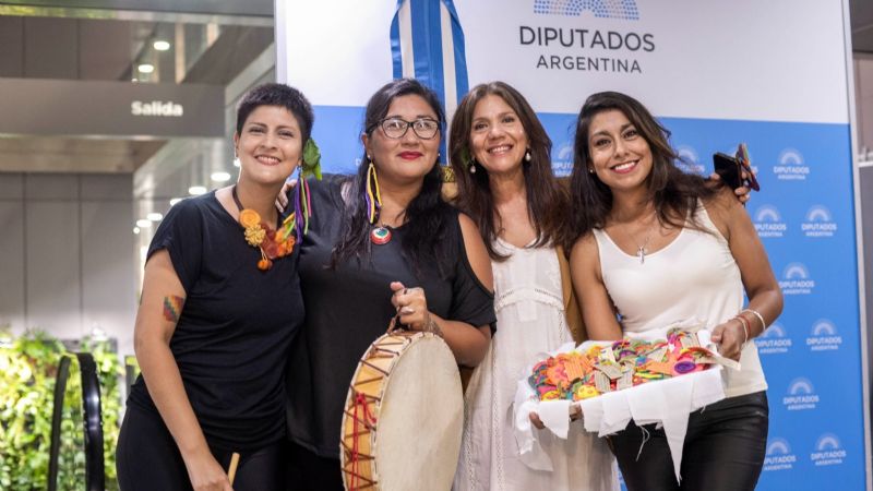 Ginocchio junto a artistas e integrantes de “Comadres de Eulalia” presento una nueva muestra fotográfica