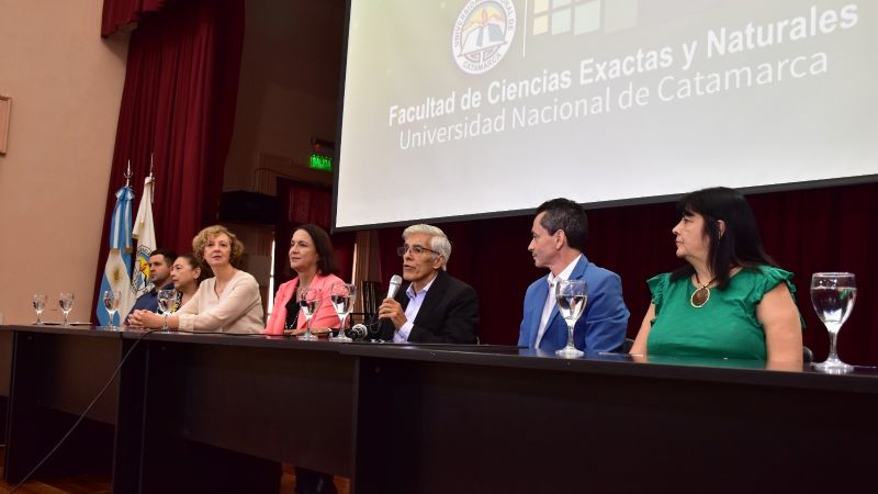 La Facultad de Ciencias Exactas recibió a sus ingresantes 2024