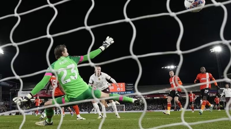 El City goleó con cinco goles de Haaland