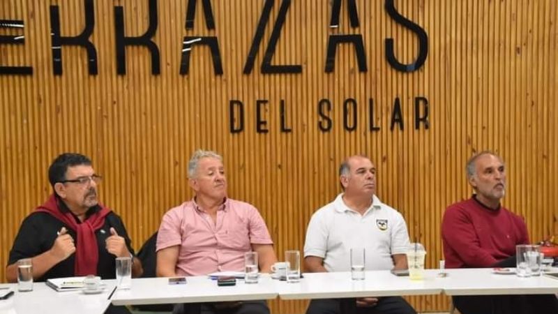 La Unión Andina y presidentes de sus clubes con la UAR