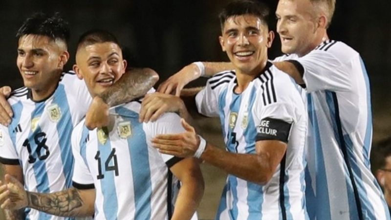 Argentina igualó con Uruguay y quedó primero en su grupo