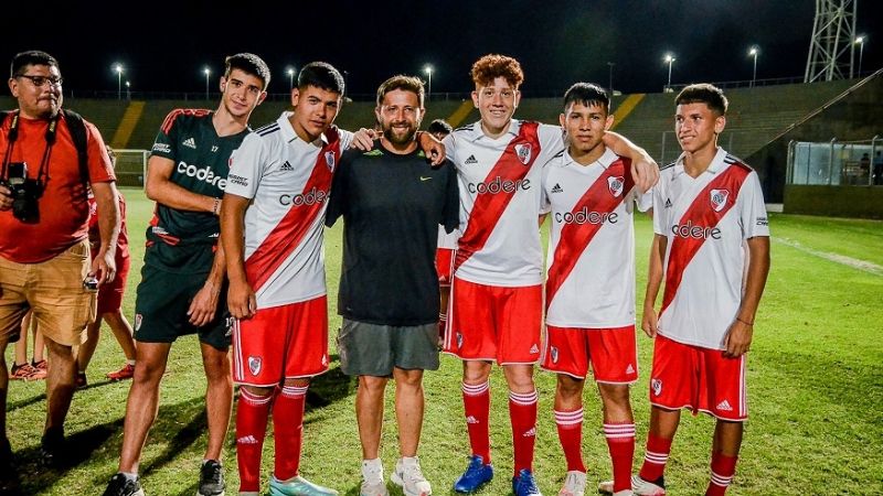 Pibes de River pasaron invictos por el “Bicentenario”
