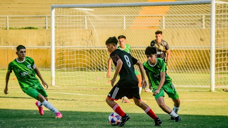 Pibes de River pasaron invictos por el “Bicentenario”