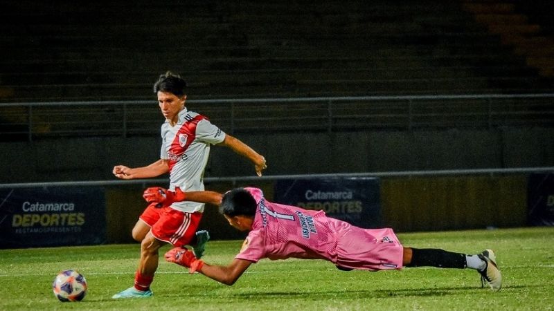 Pibes de River pasaron invictos por el “Bicentenario”
