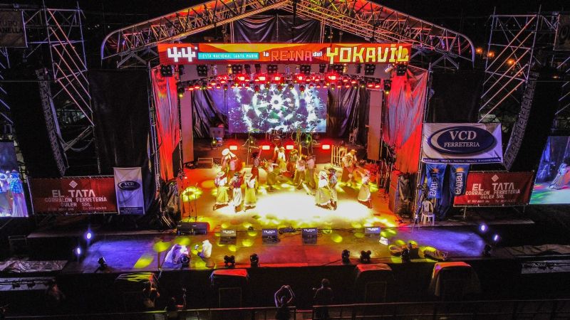 Con una imponente marco de público, deslumbró la primera noche del Yokavil