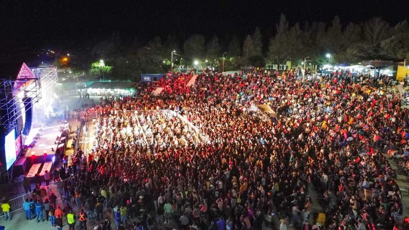 Con una imponente marco de público, deslumbró la primera noche del Yokavil